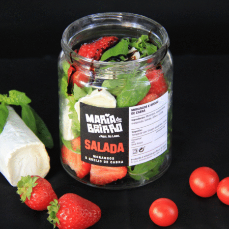 salada morango e queijo cabra Maria do Bairro